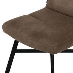 Chaise Bowie A Chicago Truffle